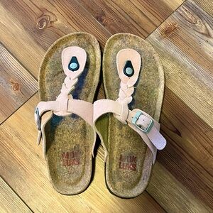 Muk Luks  size 9 light pink. Gently used.